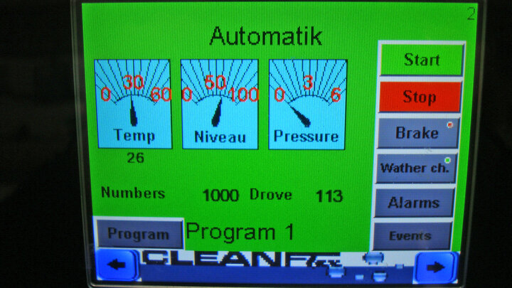 CleanFlex display and touchscreen showing program 1 