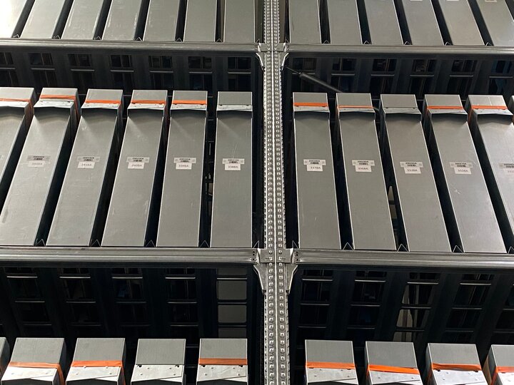 cassettes and flatbed dies placed in full-automatic storage 